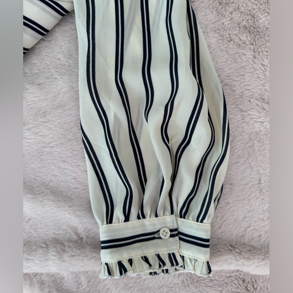 J. Crew Mercantile Off-The-Shoulder Bow Blouse SZ M Striped Navy & Cream - Picture 8 of 15